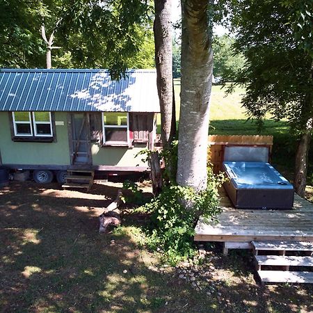 Creekwalk Inn Bed And Breakfast With Cabins Cosby Esterno foto