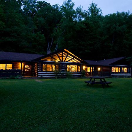 Creekwalk Inn Bed And Breakfast With Cabins Cosby Esterno foto