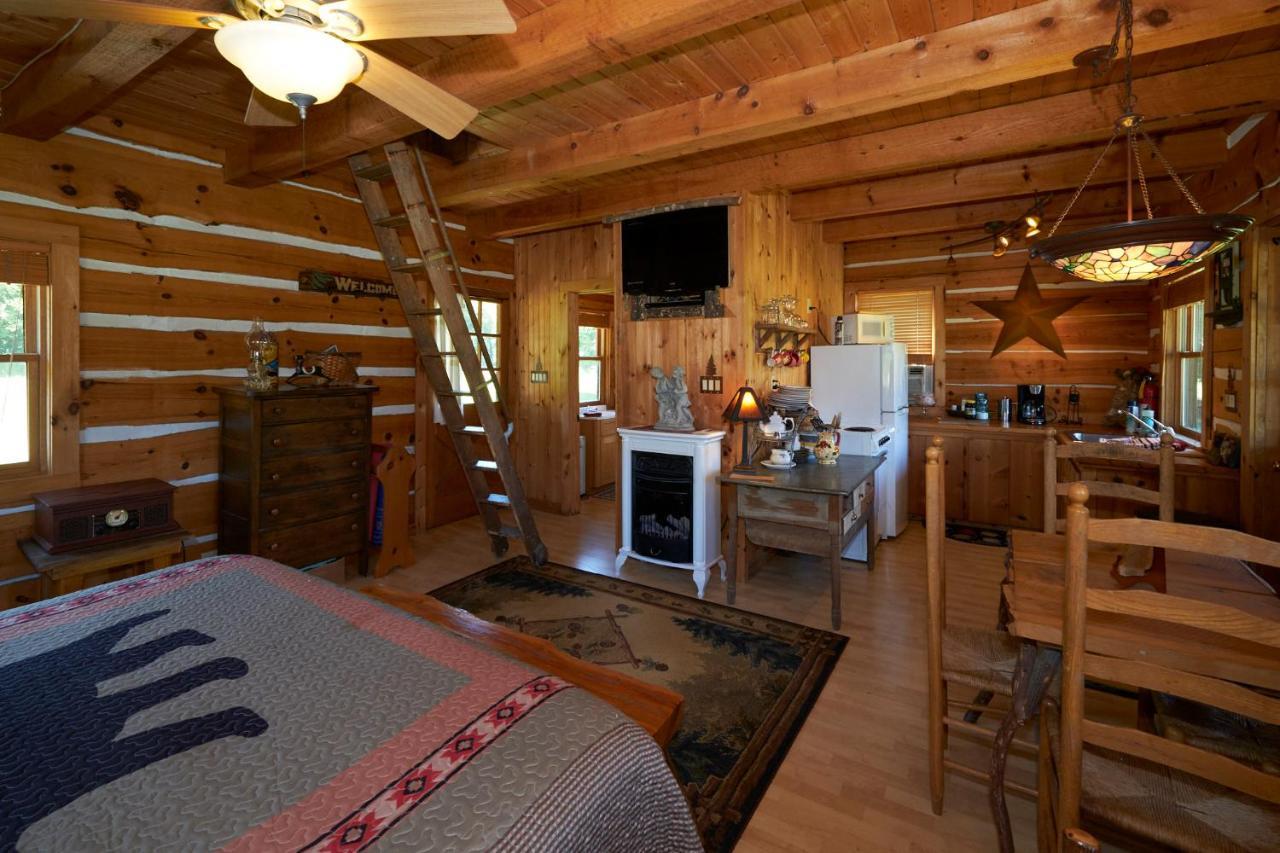 Creekwalk Inn Bed And Breakfast With Cabins Cosby Esterno foto