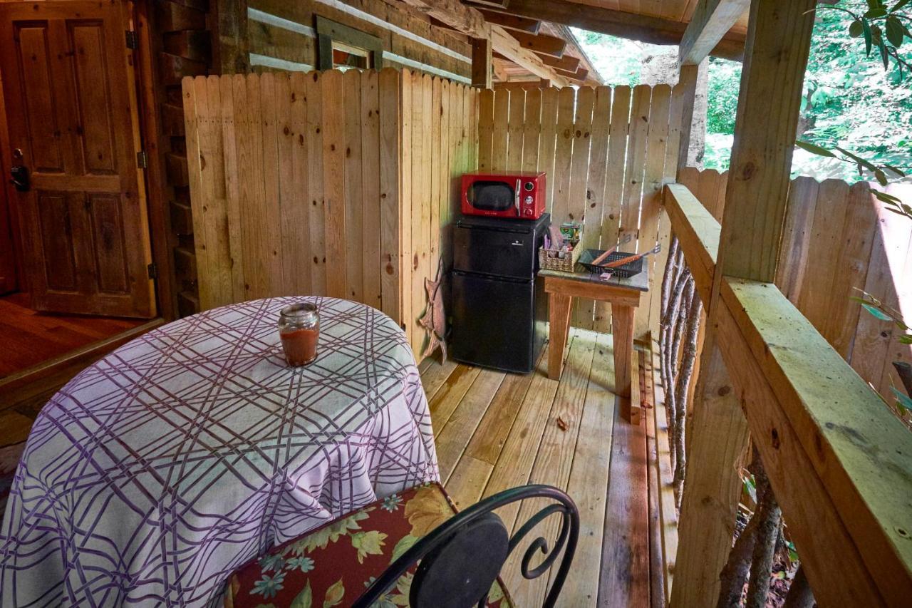 Creekwalk Inn Bed And Breakfast With Cabins Cosby Esterno foto