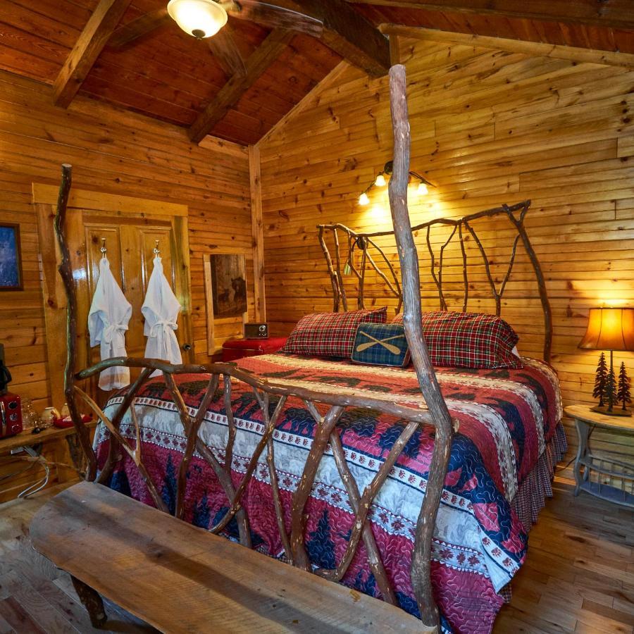 Creekwalk Inn Bed And Breakfast With Cabins Cosby Esterno foto