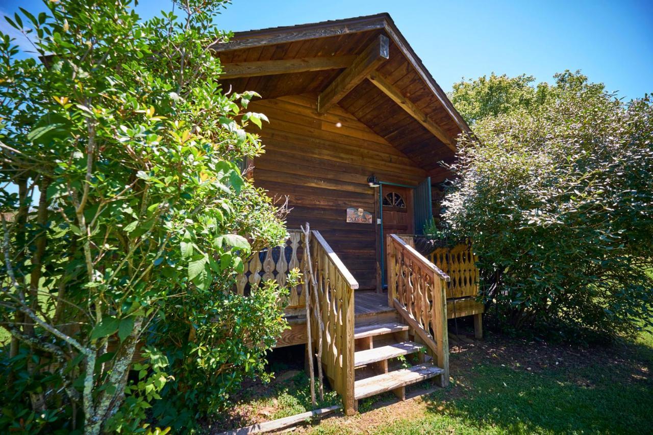 Creekwalk Inn Bed And Breakfast With Cabins Cosby Esterno foto