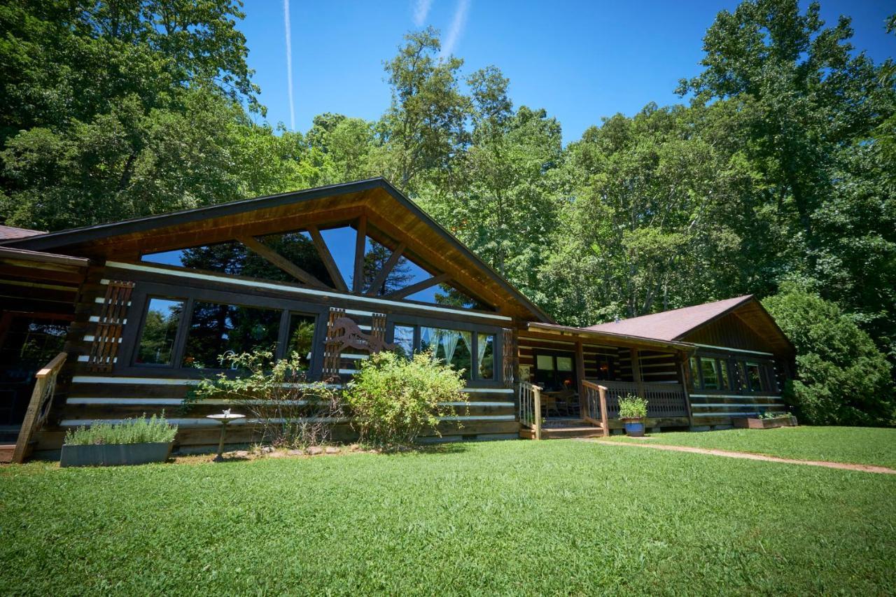 Creekwalk Inn Bed And Breakfast With Cabins Cosby Esterno foto