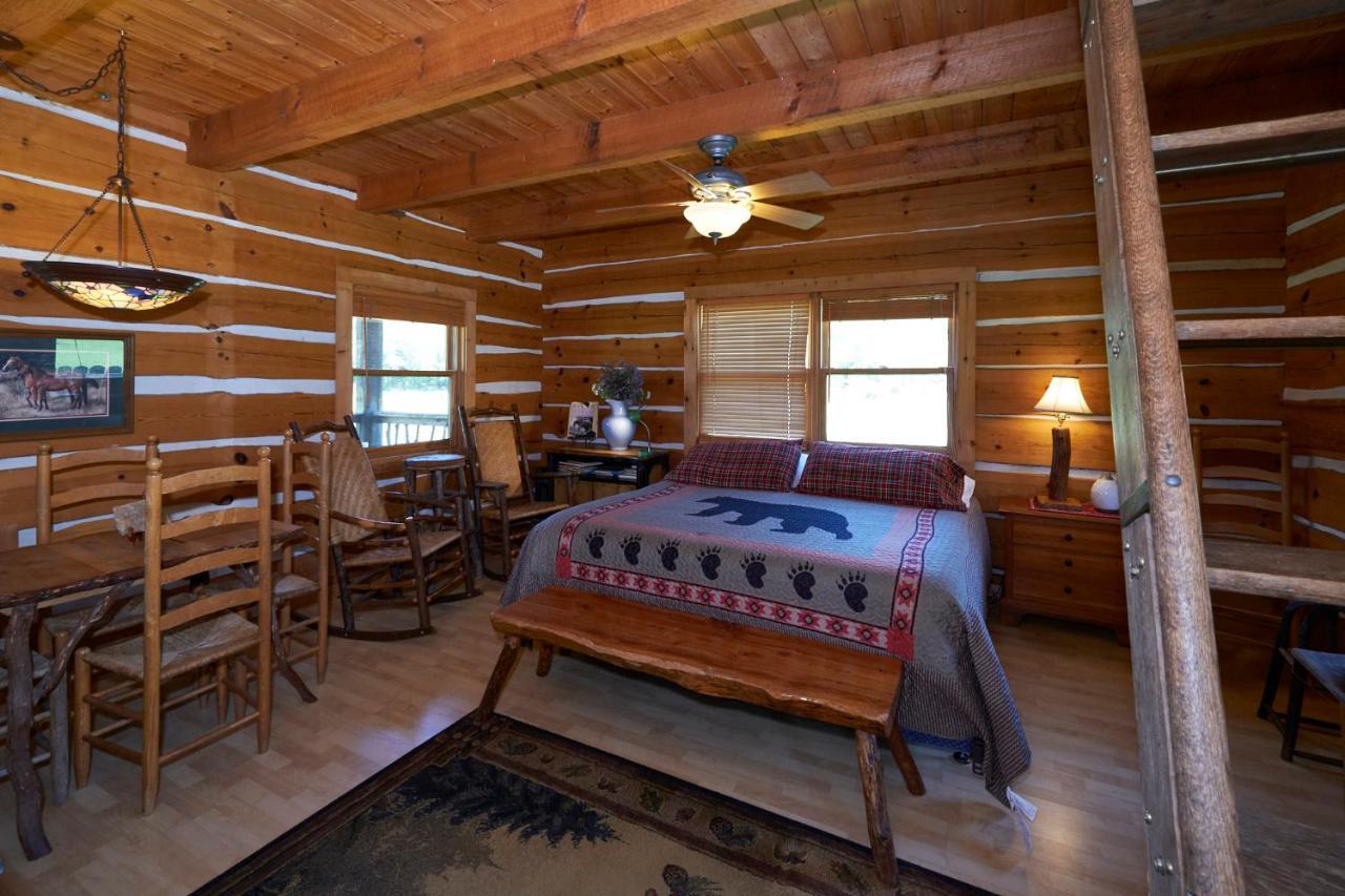 Creekwalk Inn Bed And Breakfast With Cabins Cosby Esterno foto