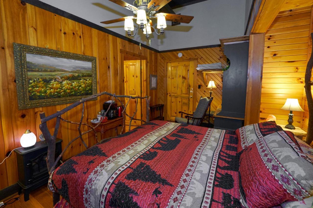 Creekwalk Inn Bed And Breakfast With Cabins Cosby Esterno foto