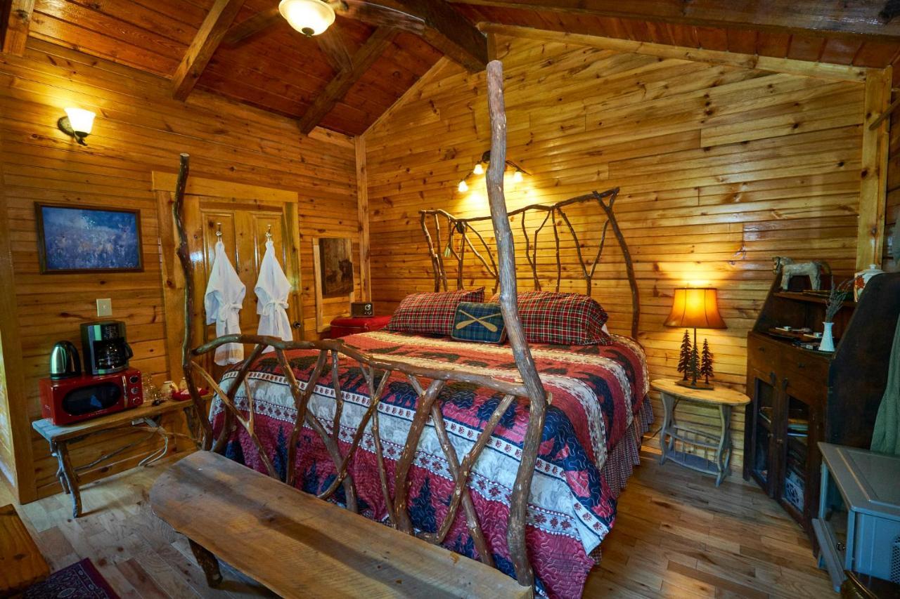 Creekwalk Inn Bed And Breakfast With Cabins Cosby Esterno foto