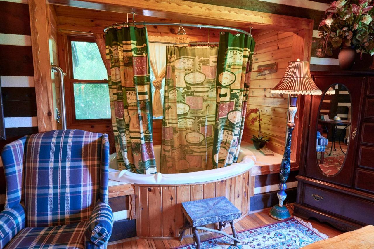 Creekwalk Inn Bed And Breakfast With Cabins Cosby Esterno foto