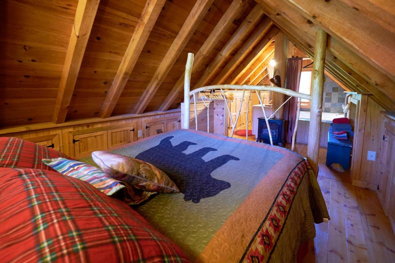 Creekwalk Inn Bed And Breakfast With Cabins Cosby Esterno foto
