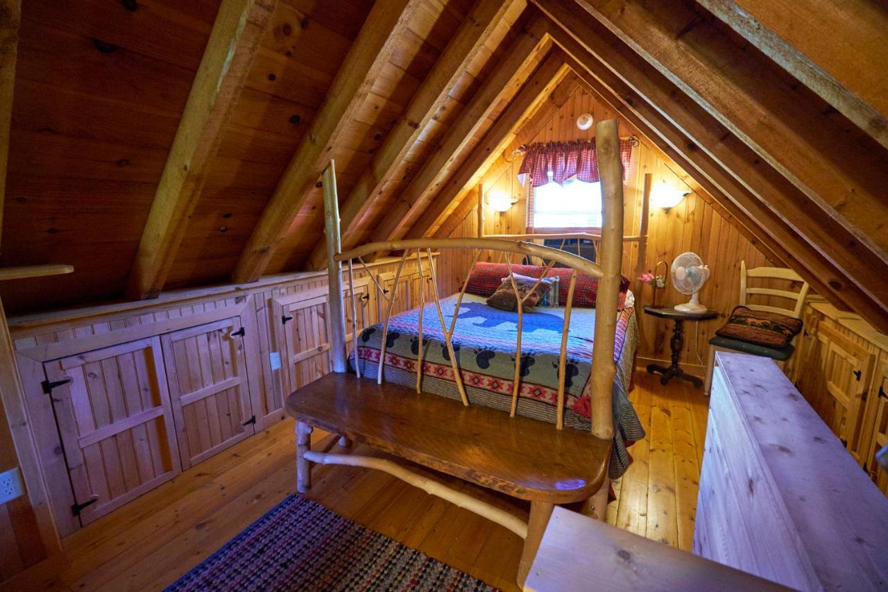 Creekwalk Inn Bed And Breakfast With Cabins Cosby Esterno foto