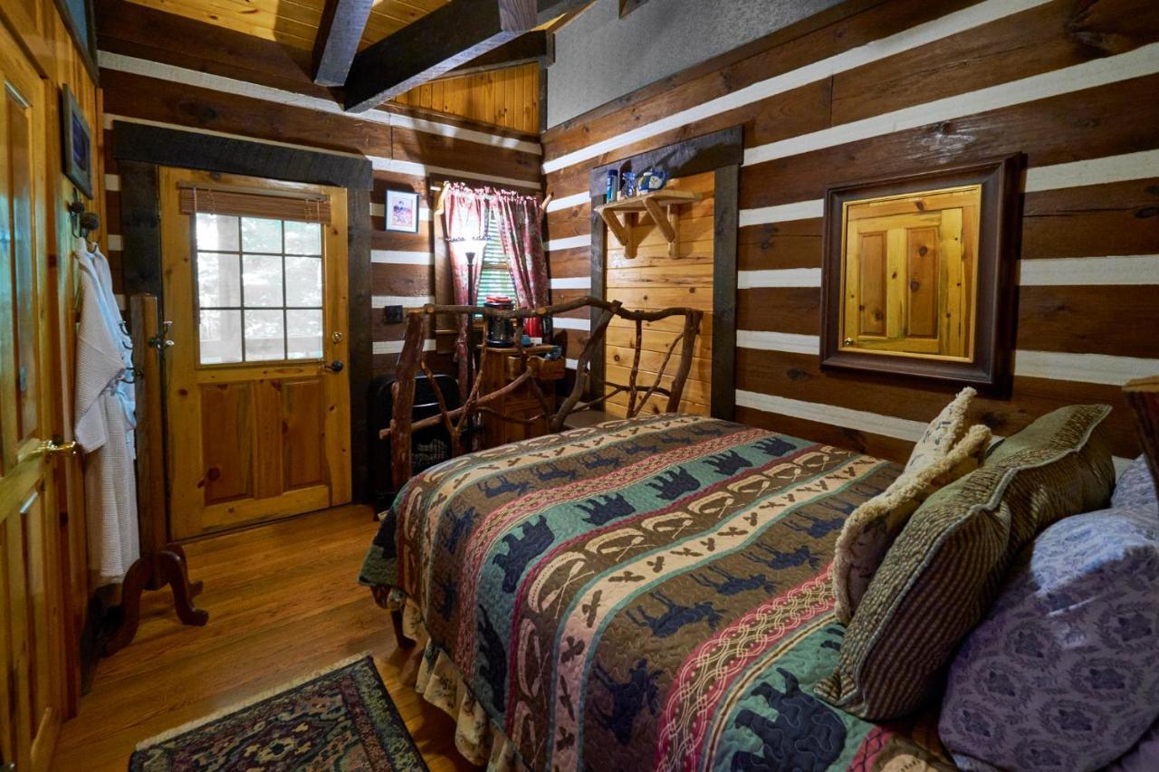 Creekwalk Inn Bed And Breakfast With Cabins Cosby Esterno foto
