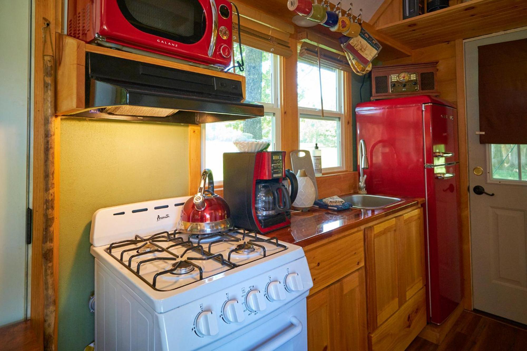 Creekwalk Inn Bed And Breakfast With Cabins Cosby Esterno foto