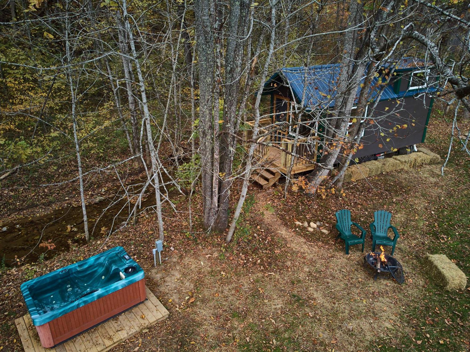 Creekwalk Inn Bed And Breakfast With Cabins Cosby Esterno foto